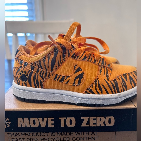 Kids Nike Dunk Low - Picture 3 of 4